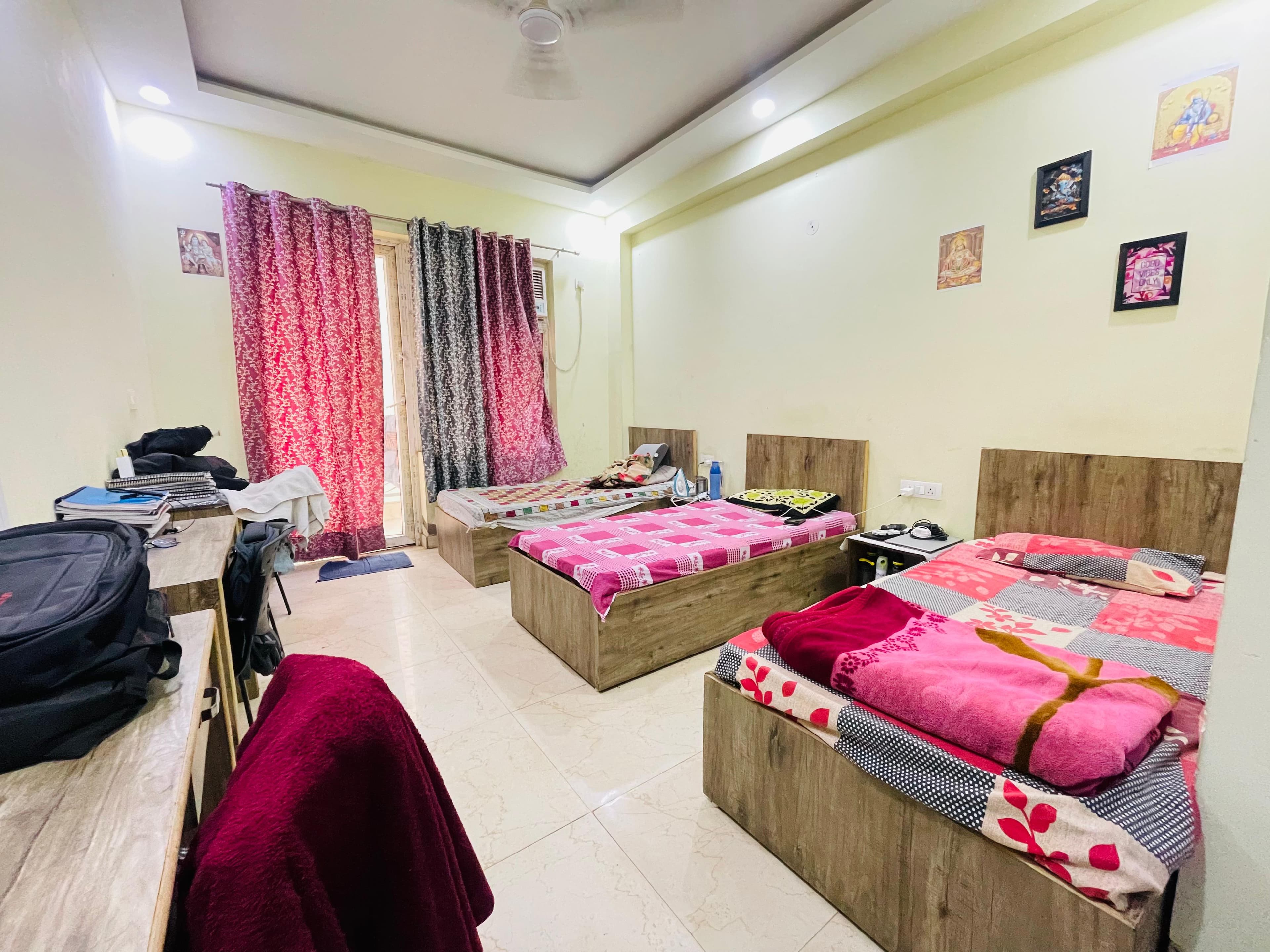 BOYS 3 SEATER HOSTEL ROOM