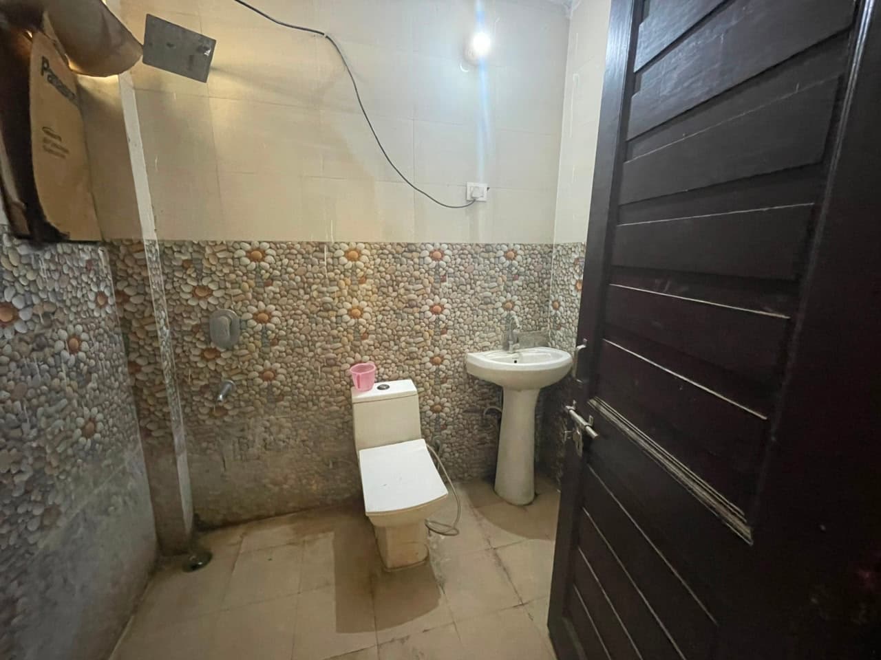 2/3 Seater hostel Room for Girls — media 4